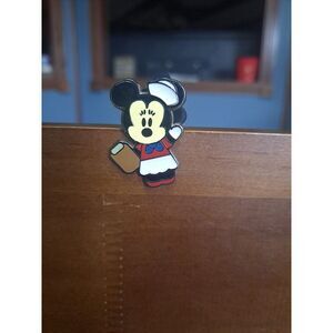 2008 Disney Trading Pin Disney Cruise Line Character Minnie Mouse With Clipboard